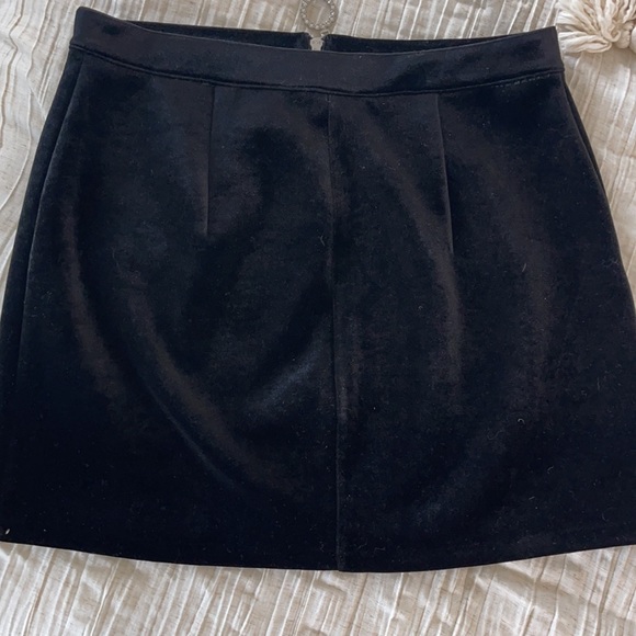 Black Velvet Mini Skirt - Picture 2 of 2